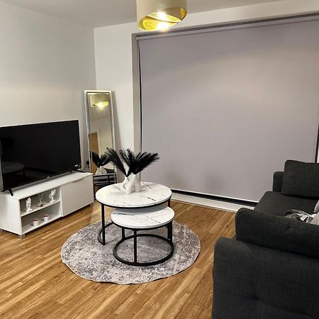 Luxury 2-Bed High-Rise In Manchester With Parking 외부 사진