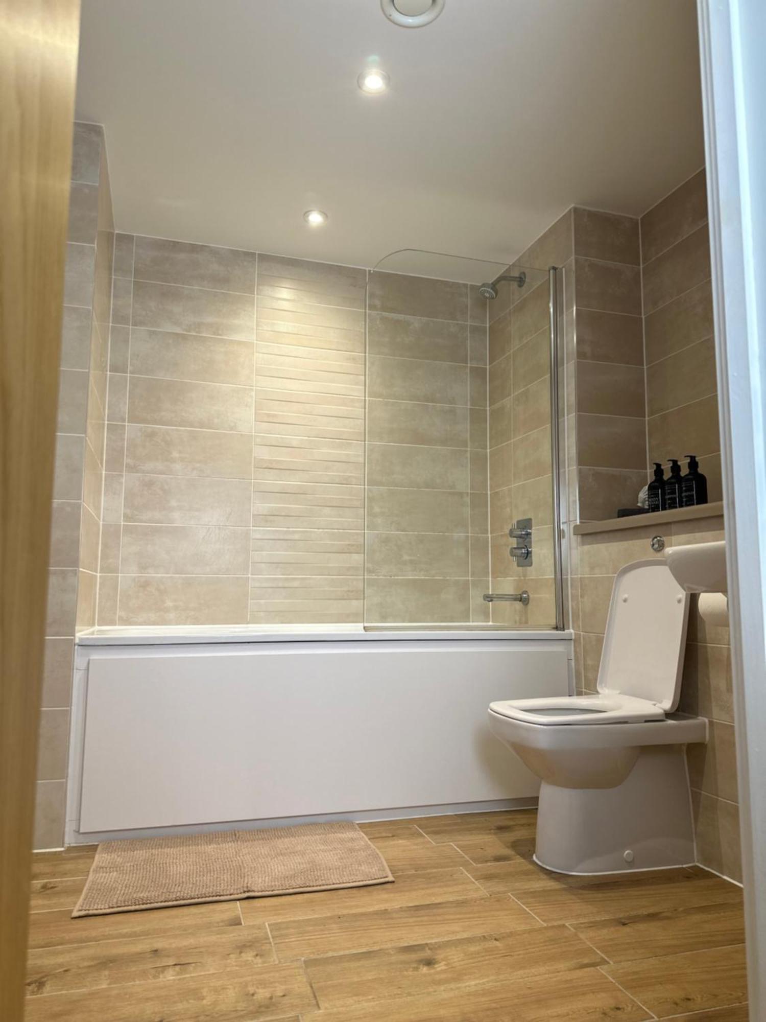 Luxury 2-Bed High-Rise In Manchester With Parking 외부 사진