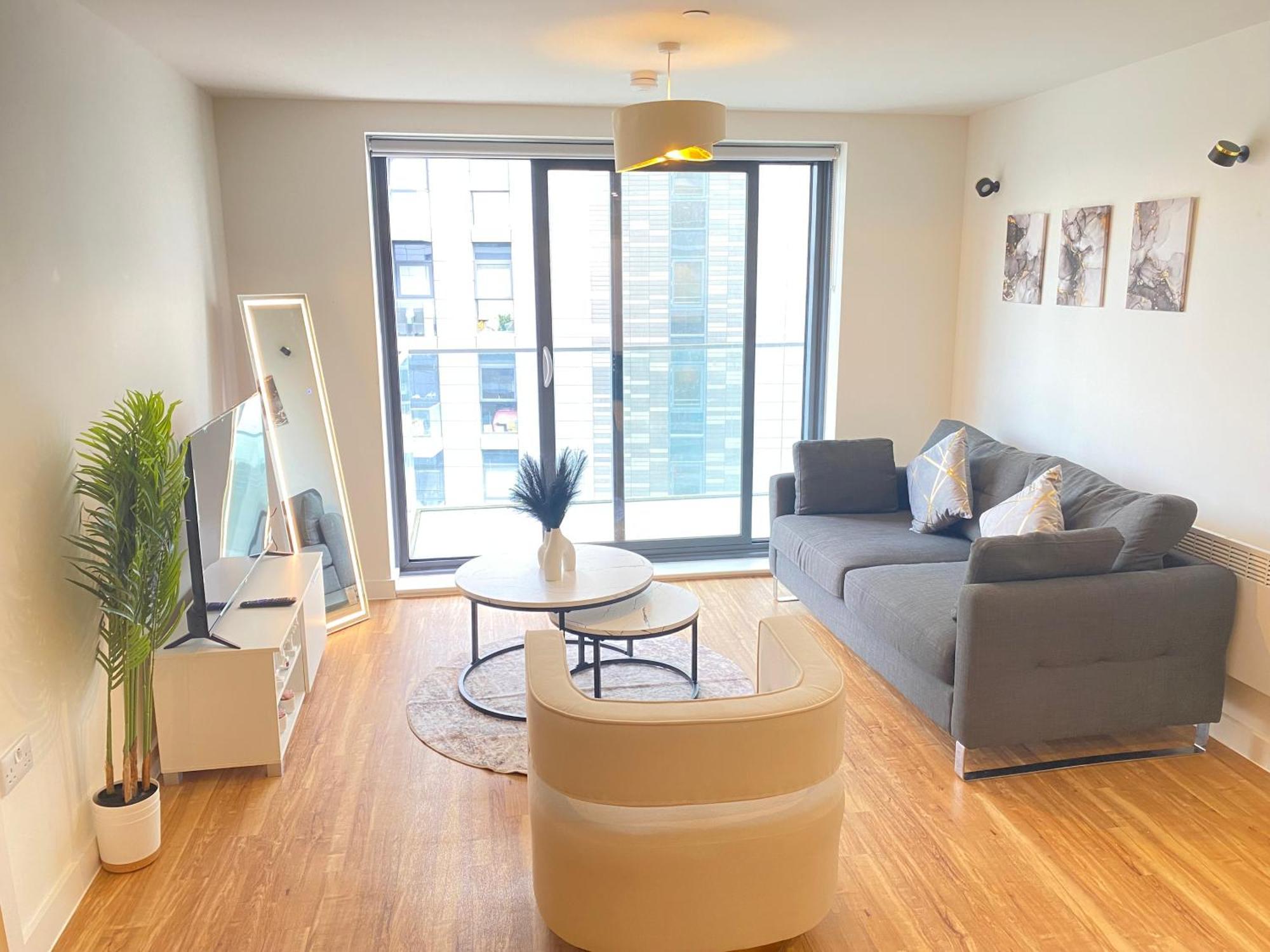 Luxury 2-Bed High-Rise In Manchester With Parking 외부 사진