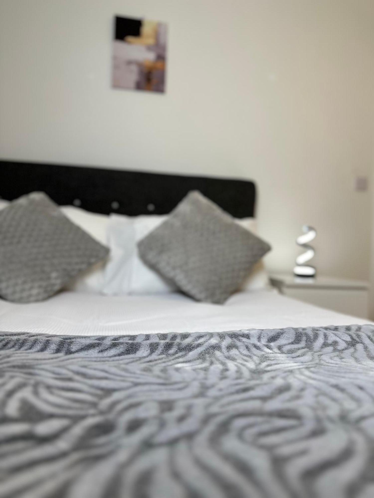 Luxury 2-Bed High-Rise In Manchester With Parking 외부 사진