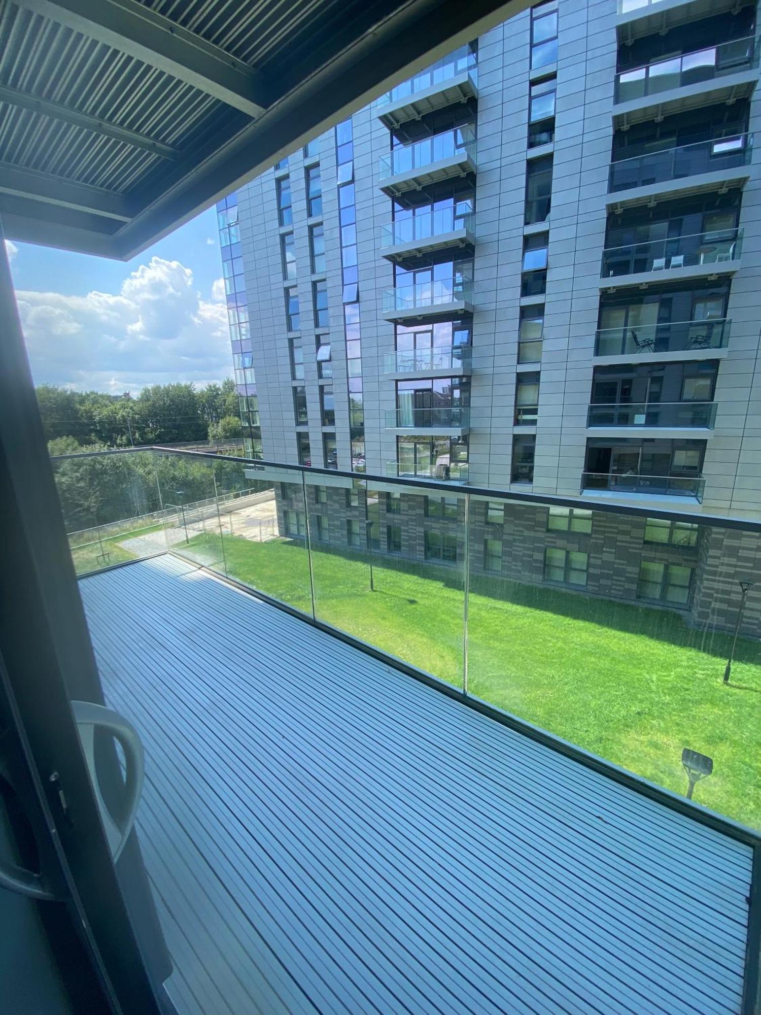 Luxury 2-Bed High-Rise In Manchester With Parking 외부 사진